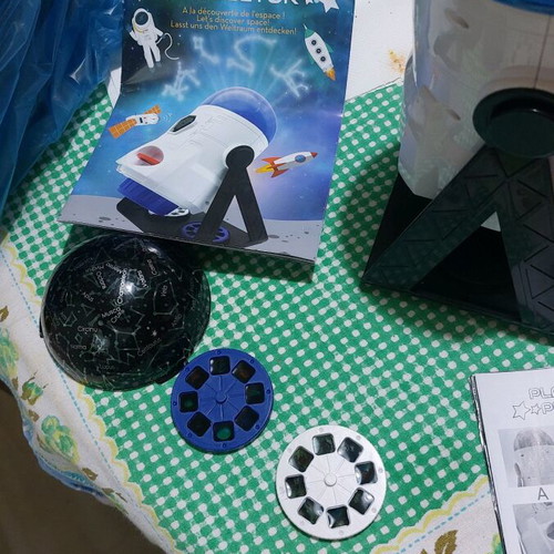 Planetarium toy like new, functional