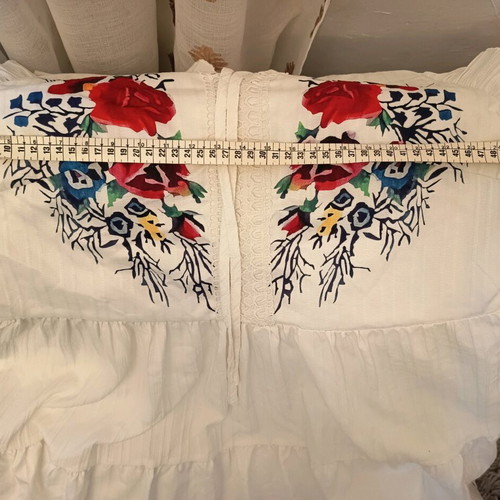 Shein dress xl white like new with embroidery