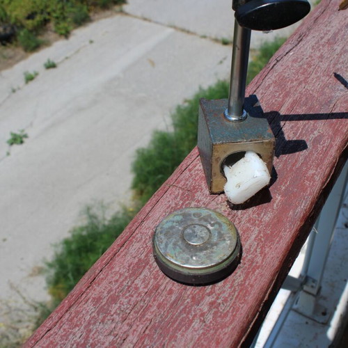 Lathe instrument with magnetic base used