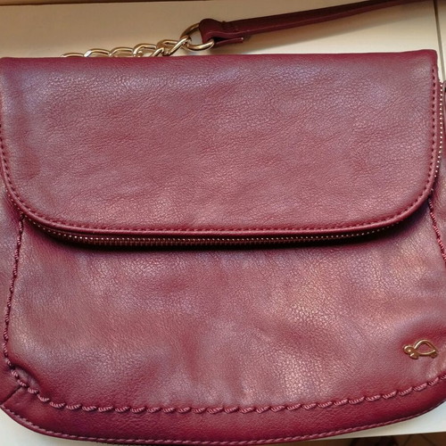 Bordeaux crossbody bag Carpisa like new with zipper and keychain