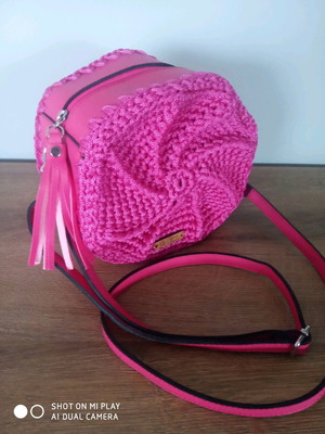 Knitted shoulder bag new with leather details fuchsia
