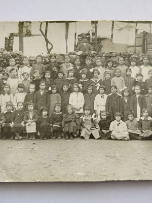 Thick cardboard school photo from Thebes used, circa 1930s