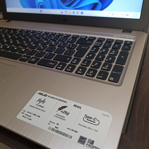 Asus R540L laptop like new, Intel Core i3, 8GB RAM, 128GB SSD, 15.6" FHD