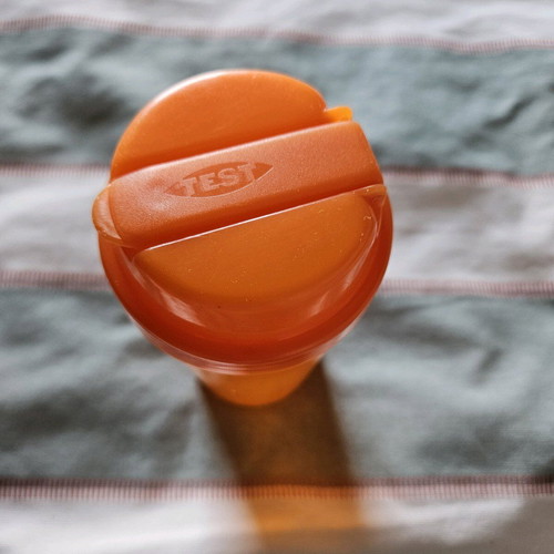 Plastic cup with lid 5 dl like new, orange