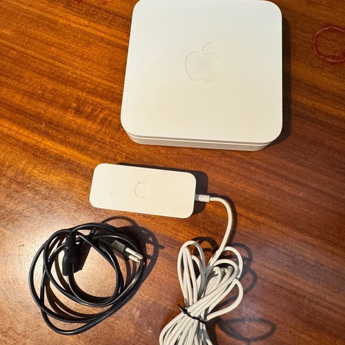 Apple AirPort Extreme 802.11n (5th Generation) Base Station used