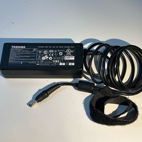 Toshiba Satellite Original Power Supply like new 19V 3.95A