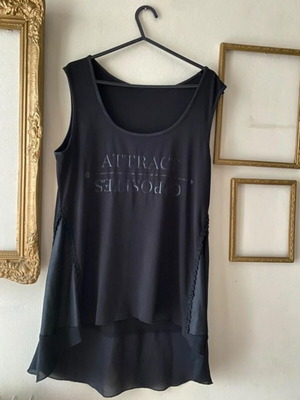 Attrattivo αμανική μπλούζα ασύμμετρη σαν καινούργιο, μαύρο, μέγεθος M