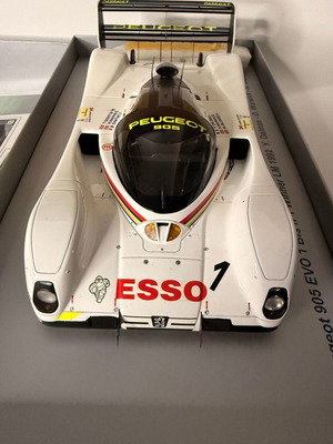 Spark Peugeot 905 1992 Le Mans 24H Winner metal model 1:18 new