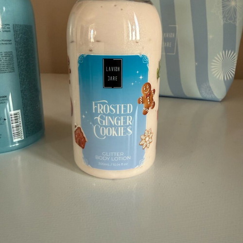 Lavish Care shower gel, lotion with glitter and pouch new