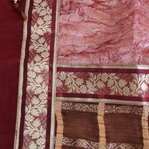 Christmas tablecloth like new, size 106x112