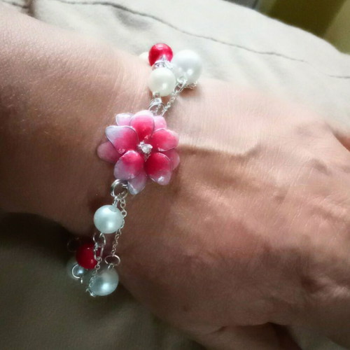 Handmade Spring bracelet new with red and white pearls