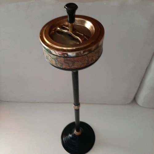 Floor ashtray from the 60s like new with world map design
