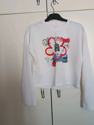 Girls' blouse new, for 11 to 12 years old