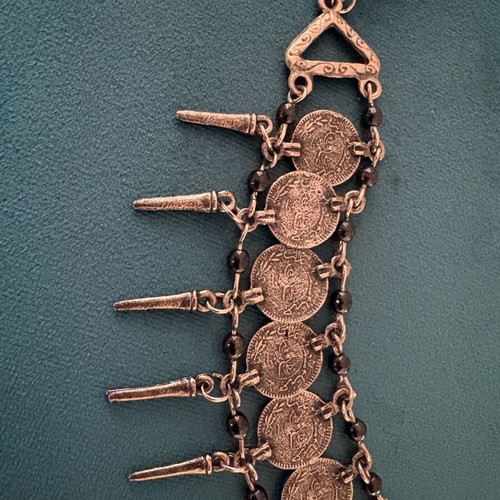 Vintage women's choker necklace with coins used, silver color