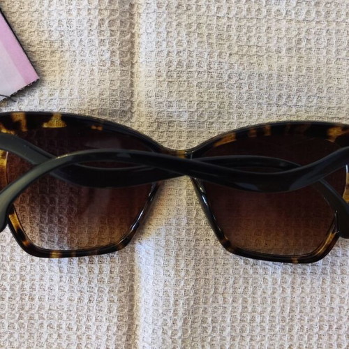 Solo-Solis NDL2920 sunglasses new, brown tortoise cat eye design