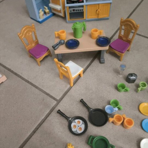Playmobil kitchen with appliances and accessories like new