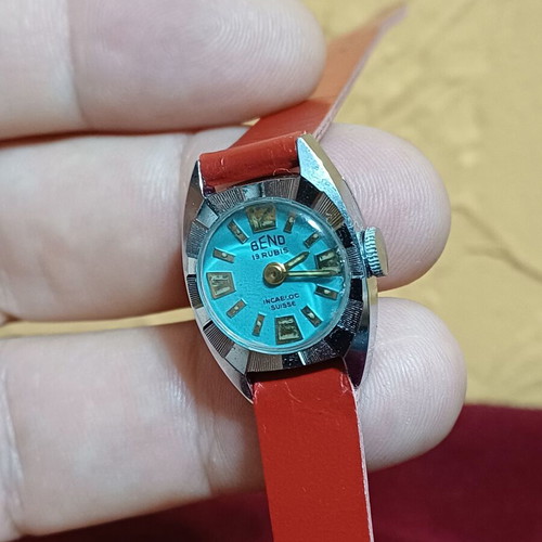 BENO women's wristwatch manual winding like new