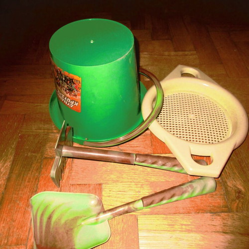 Plastic Beach Bucket Dynami Krousis 70s new