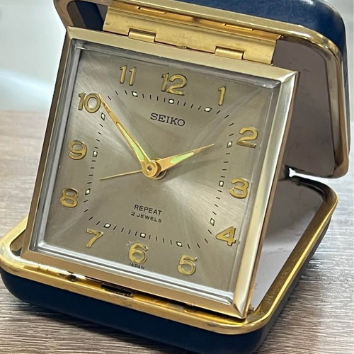 Vintage wind-up clocks Seiko and Europa used, need service, set of 2