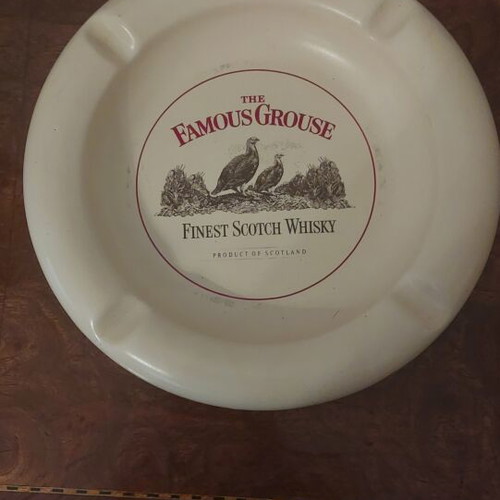 Famous Grouse-Wade PDM England vintage pub set, like new