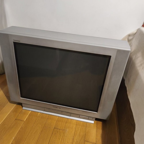 Sony Trinitron TV 21" used without built-in decoder