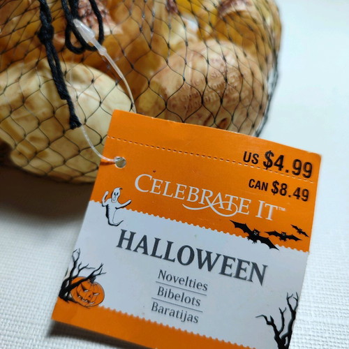 Halloween decorative skulls pack of 12 like new
