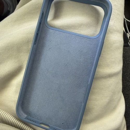 iPhone 17 Pro Max cases used
