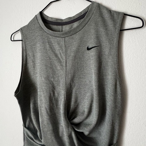 Nike crop top gray with Dri-FIT technology like new