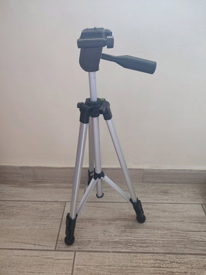 TRIPOD FOR PHOTOGRAPHY AND VIDEO
