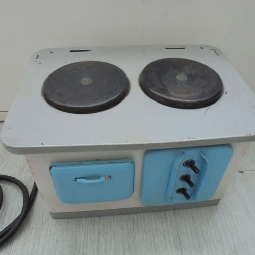 VEB Metallspielwaren Zöblitz vintage electric toy stove, DDR