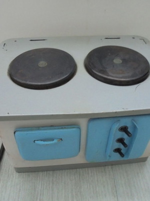 VEB Metallspielwaren Zöblitz vintage electric toy stove, DDR