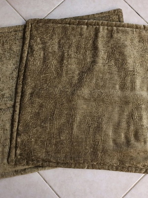 Set of sofa pillow covers like new, 5 pieces