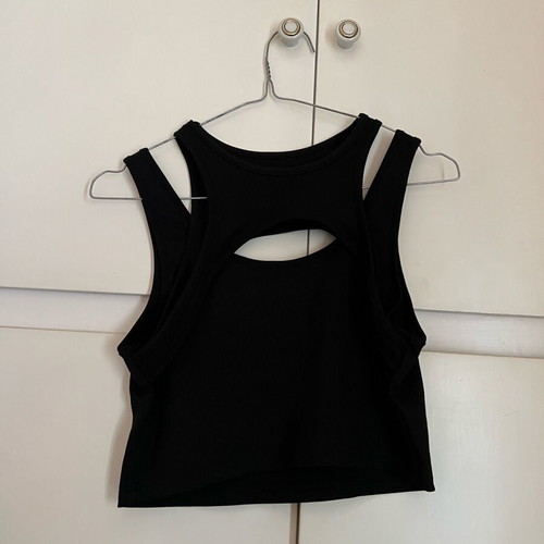 Crop top black sleeveless like new Shein, size L