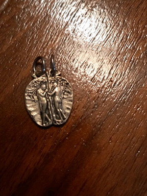 Pendant apple Adam and Eve like new, vintage
