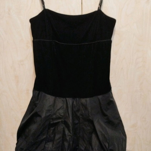 Zic Zac velvet balloon midi dress medium-large like new, black