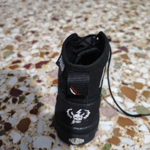 Stranger Things x Palladium hiking boots size 38 like new, black