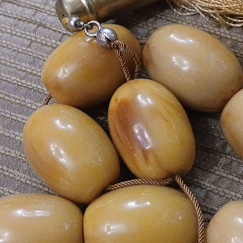 Komboloi German Bakelite Mastic used, 15 large beads