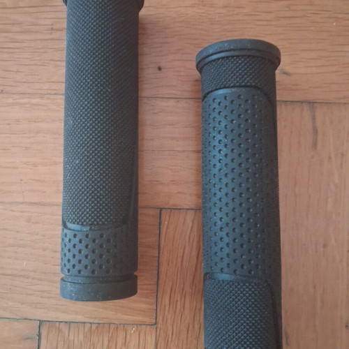 Bicycle handlebar grips used for bike or electric scooter