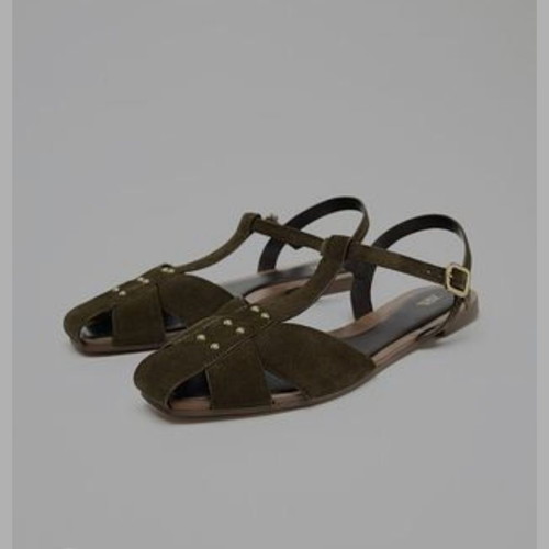 Zara flat sandals like new, suede oil