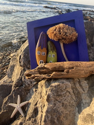 Wooden handmade frame with sea materials 11.8x11.8 cm