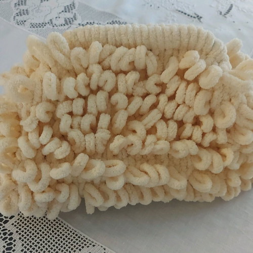 Puffy clutch bag like new, beige handheld