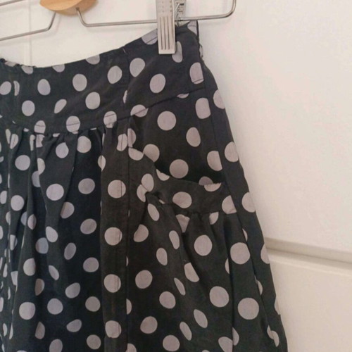 Skirt polka dot one size like new with elastic and two front pockets