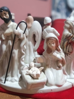Christmas Nativity Scene Ceramic Figurines New, Set of 4 Pieces