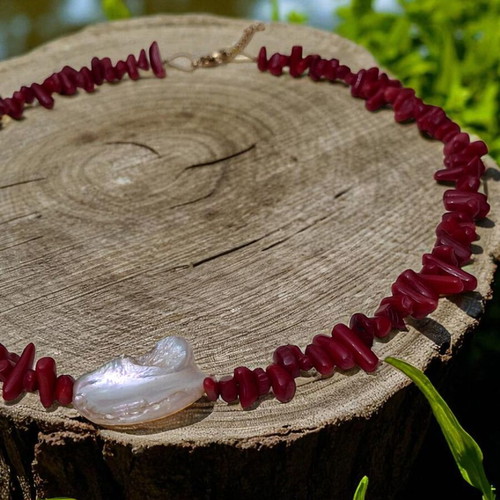 Handmade necklace with red coral and iridescent shell