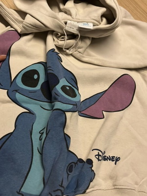 Φούτερ Stitch Zara μπεζ σαν καινούργιο, λερωμένο στο μανίκι