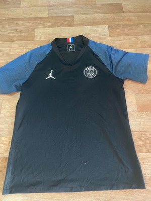 Nike Jordan PSG mens jersey used, size L
