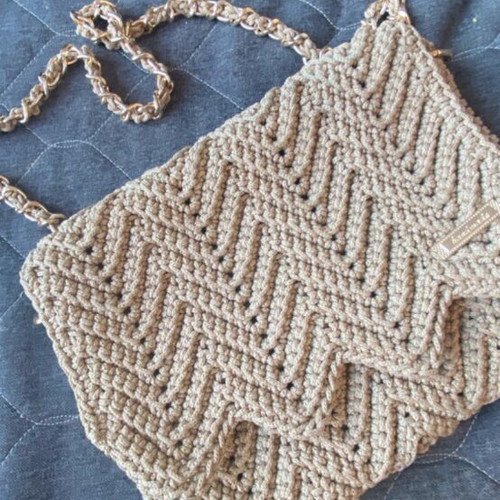 Handmade knitted shoulder bag beige with gold thread like new
