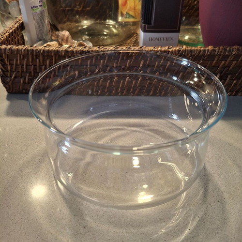 Glass bowl like new, thin glass for dessert, not for oven