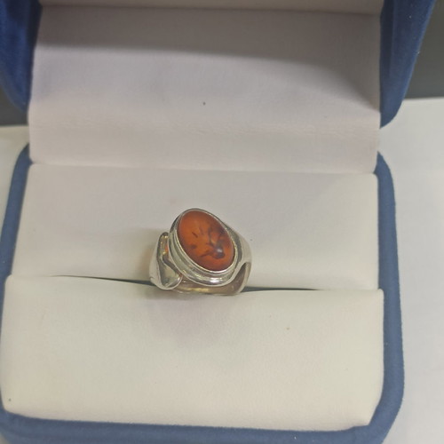 Silver 925 chevalier ring used with amber