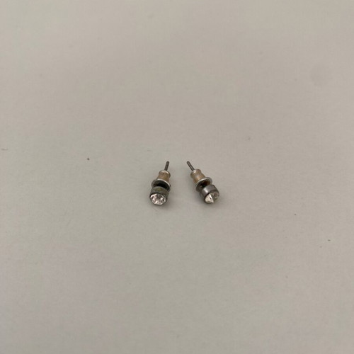 Zircon earrings used, faux silver from Accessorize